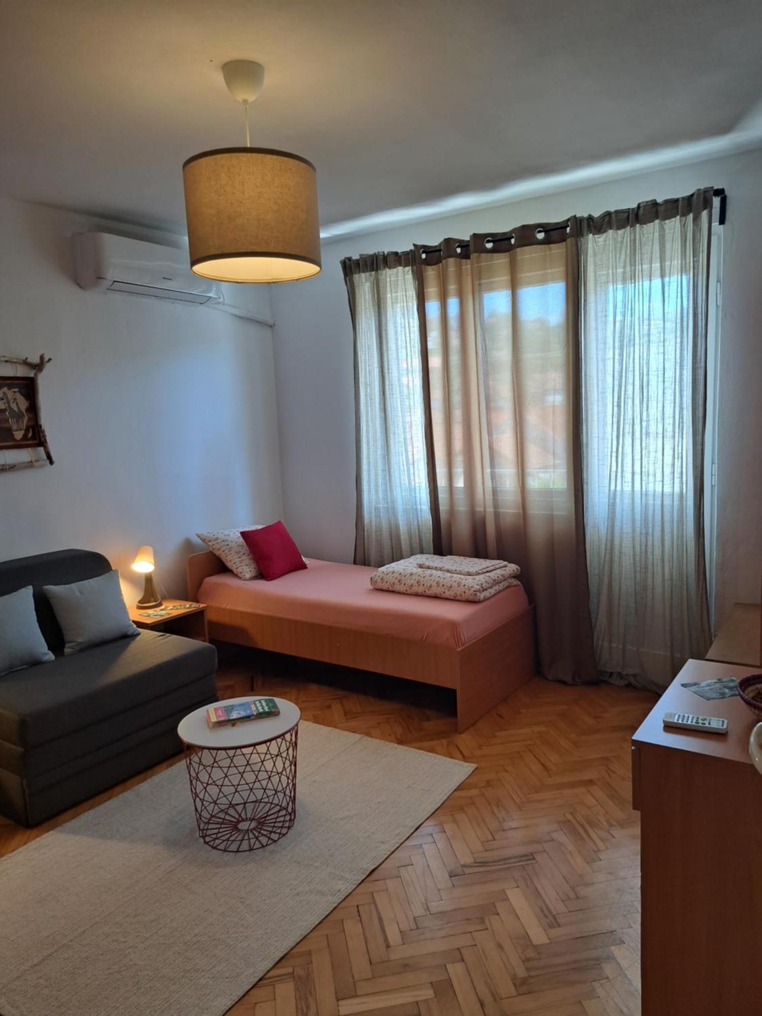 Faris Apartment Donji Milanovac Exterior photo